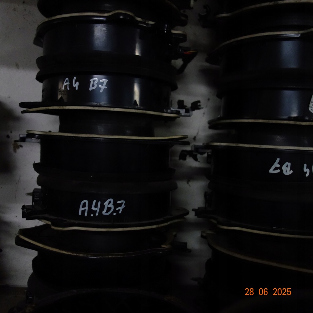 фото №1, Динамик динамики audi a4 b7 8e0035411