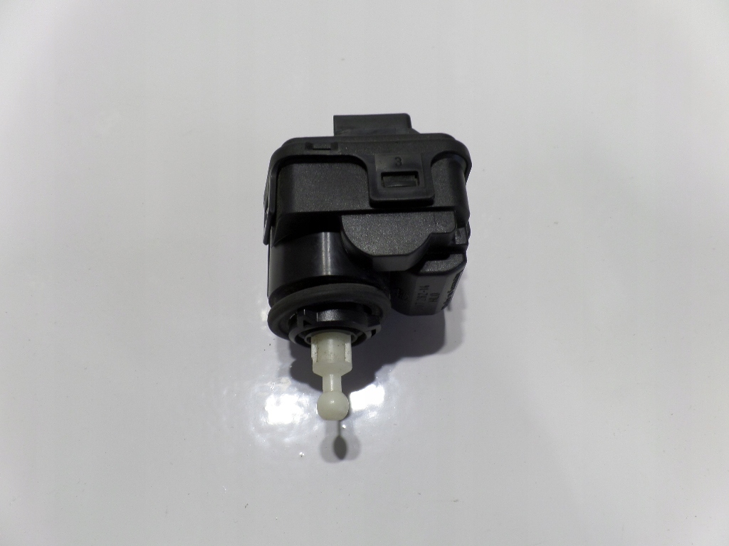 фото №1, Audi a6 c5 моторчик регулировки лампы 4b0941295