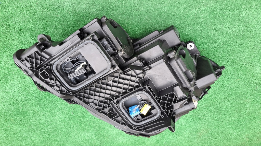 Mercedes w207 рестайлинг  full led фара передняя Оригинал