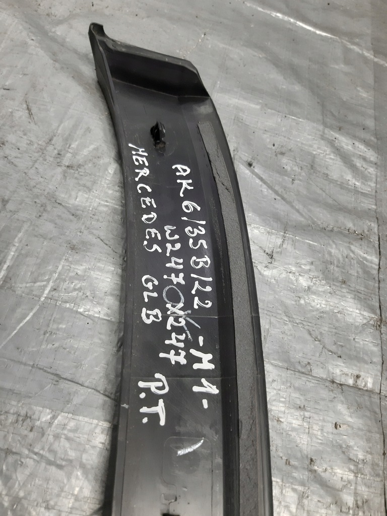 фото №10, Mercedes glb x247 молдинг крыла правый задняя