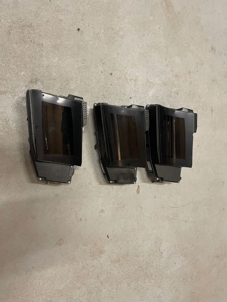 Купити Volvo оригінальний номер 31687415