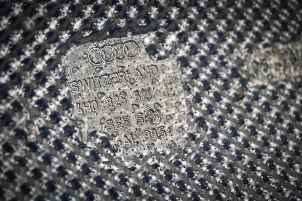 фото №7, Захист жолоб жабо audi a8 s8 4h 4h0819523g