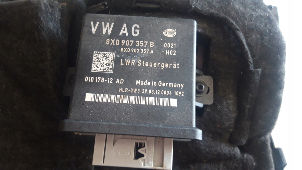 фото №5, Бардачок консолі панелі пасажира audi q3 8u1857035 b