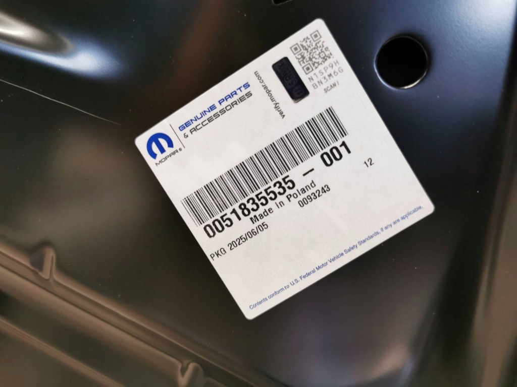 Lancia ypsilon 3 11-24 капот крышка двигателя новая 0051835535 Киев