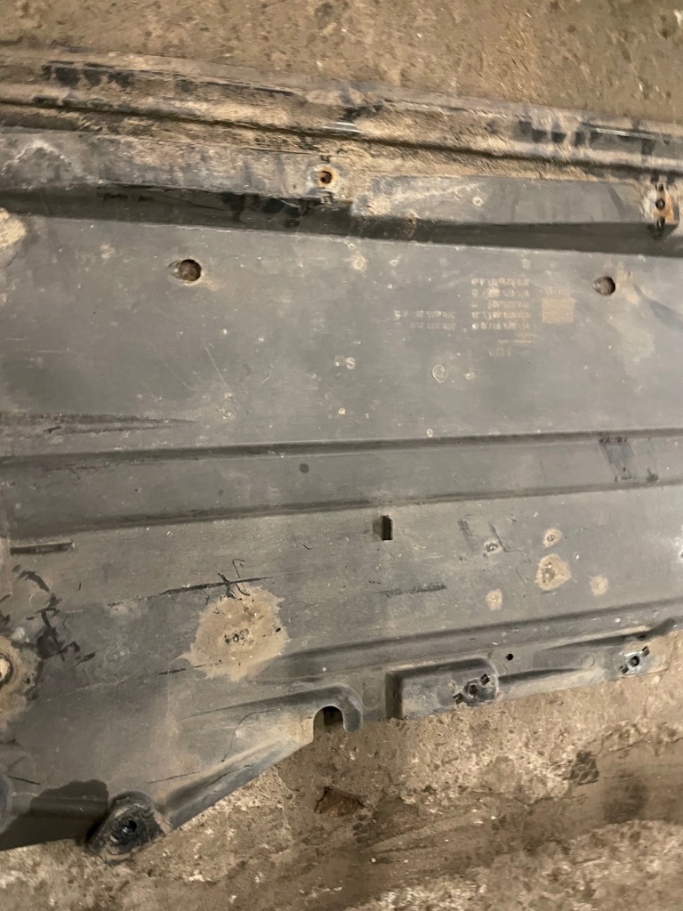 Audi a4 b8 a5 накладка плита пол подвеска левая в Украине