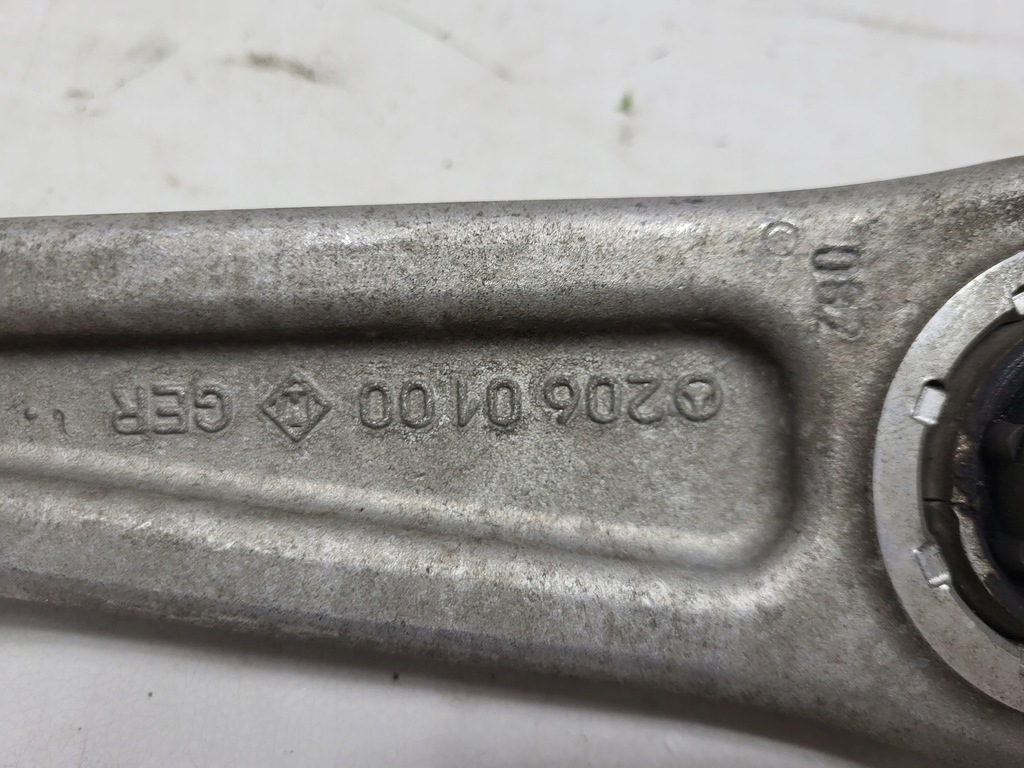 фото №8, Поворотный кулак рычаг левый mercedes c-klasa a206