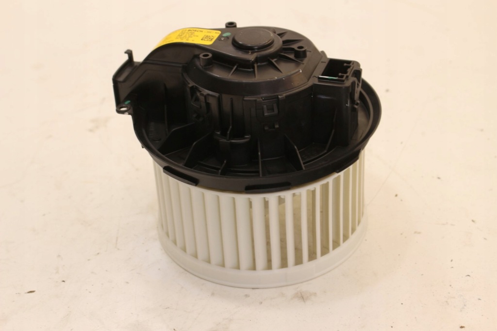 фото №4, Повітродувка вентилятор обігрівача 12e820015 vw up lift e-up 23r.