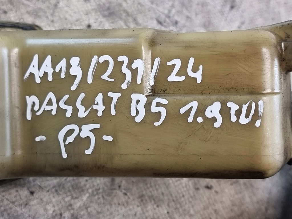 фото №11, Бачок жидкость do усилителя оригинальный номер 8d0422373c vw passat b5 1.9 tdi 00r