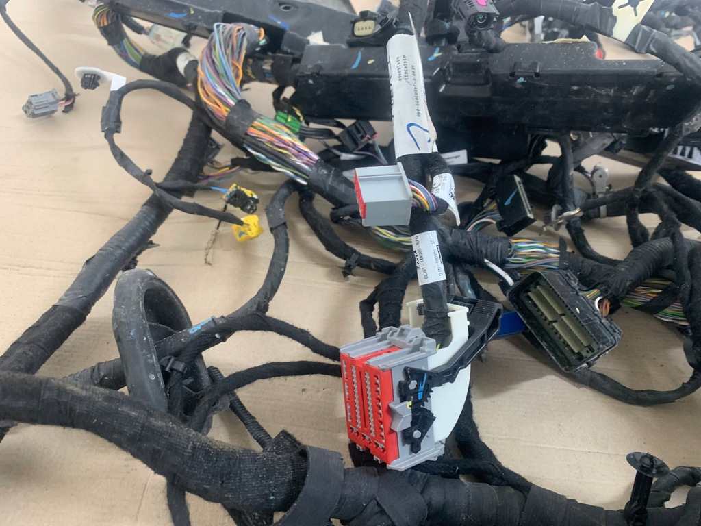 фото №11, Ford mustang mach-e rwd 75.7kwh электропроводка электрическая салона кабины