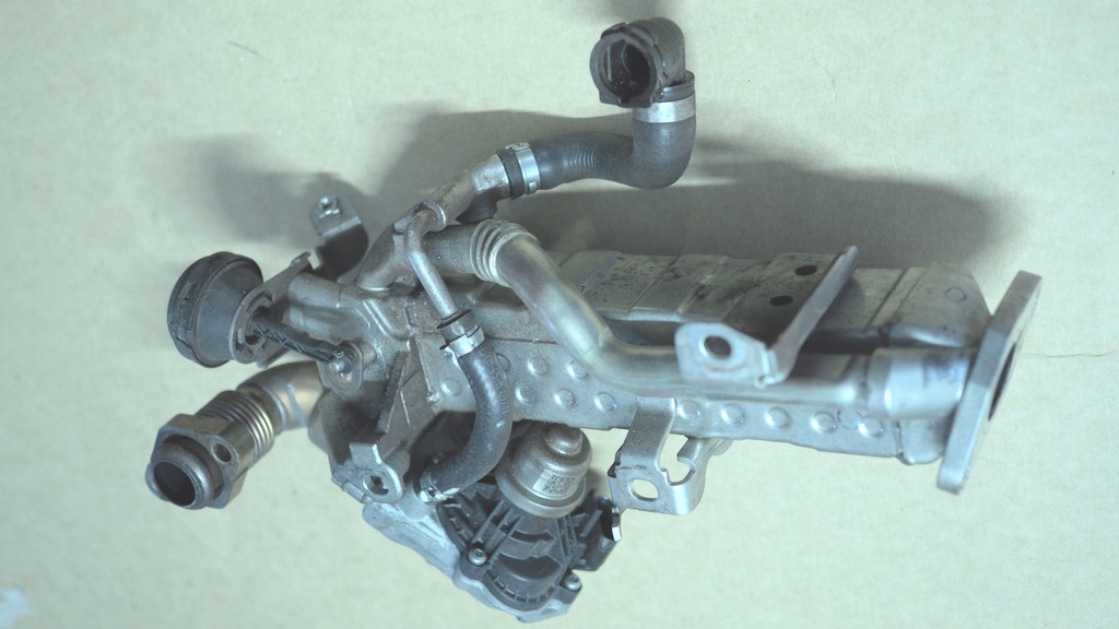 фото №1, Радиатор выхлопных газов клапан egr bmw f20 f21 8574794