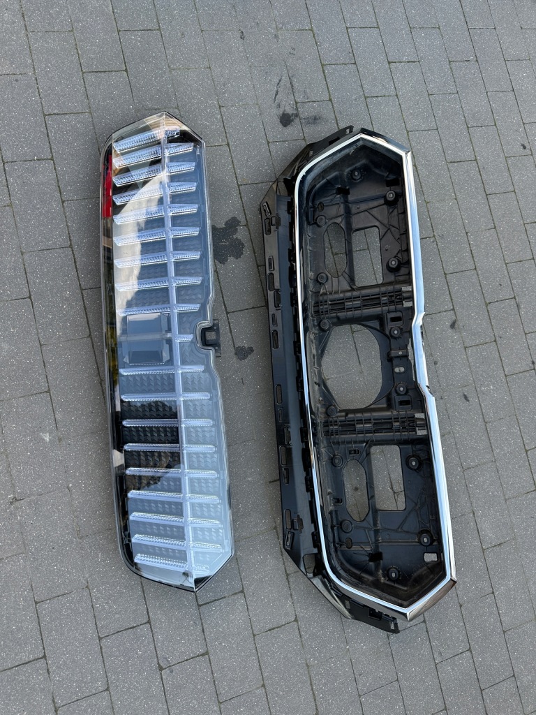 фото №2, Skoda enyaq решётка радиатора