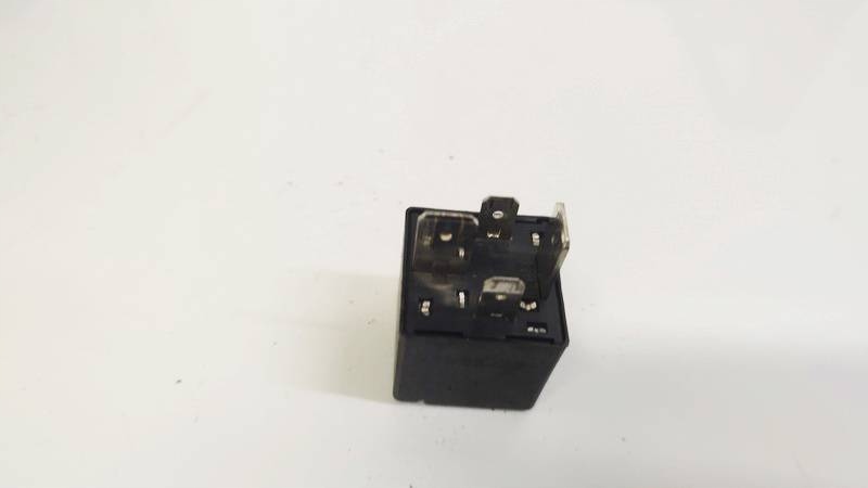 Alfa-romeo 159 реле 2007 2.4l 46520419 b047 Ціна