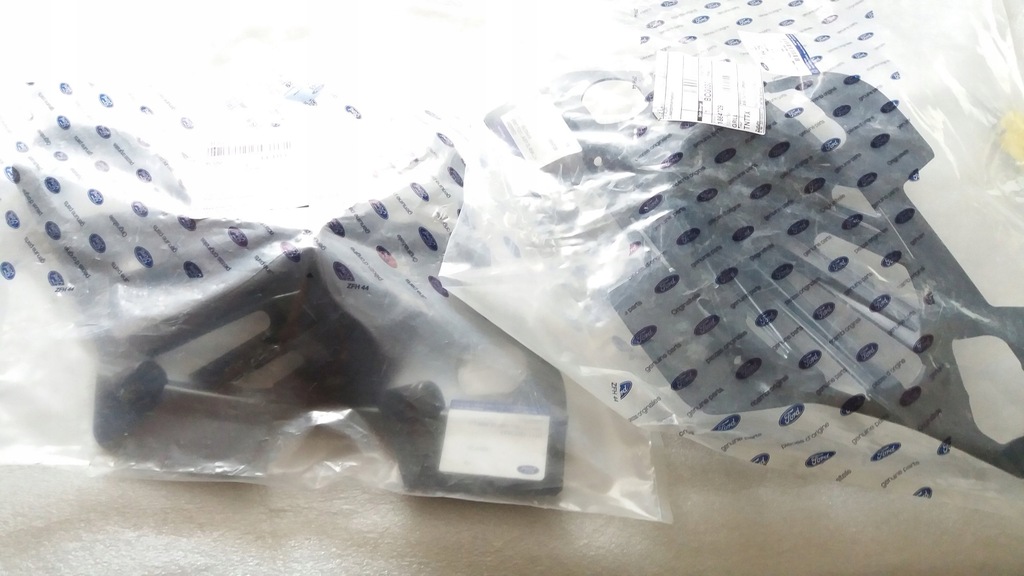 фото №1, Transit connect mk2 направляющая левый решётка