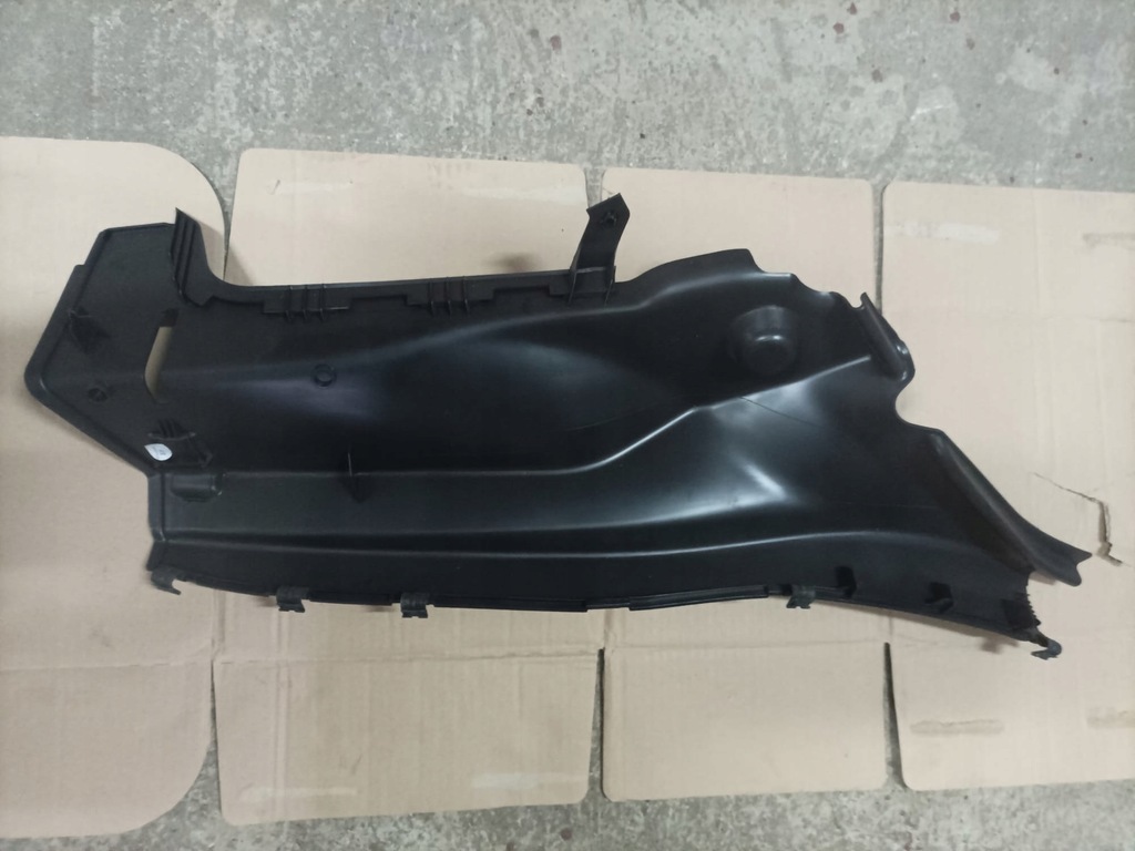 фото №5, Mercedes w117 cla защита обшивка стойка задняя задняя правая левая