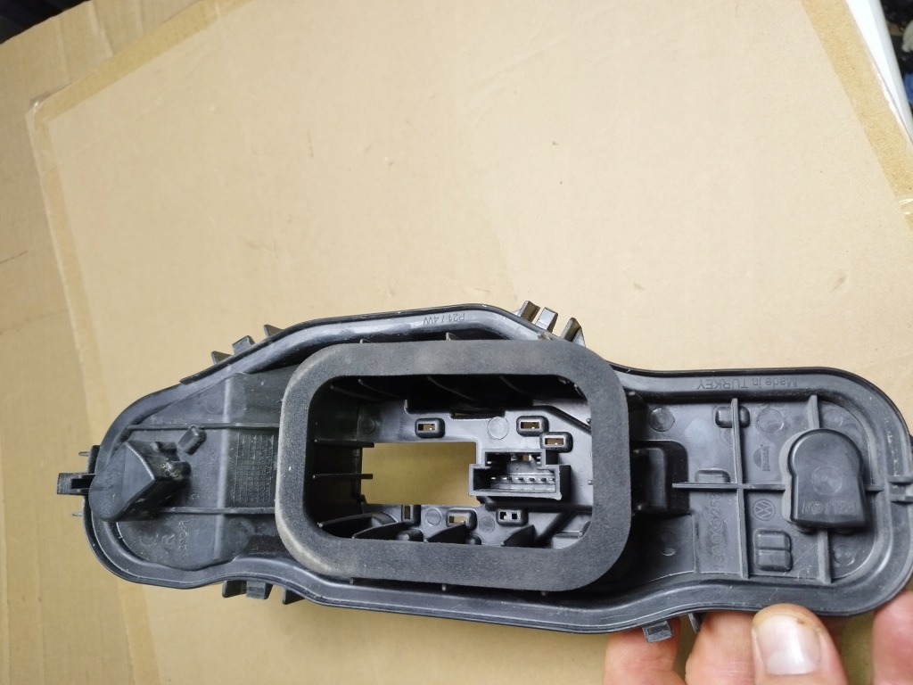 Вкладиш цоколь лампи up! volkswagen оригінальний номер 1s0945258 Недорого