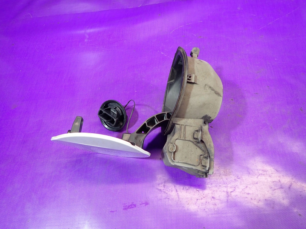 Renault fluence 13-17 рестайлінг  кришка заливної пального кришка 8200389403 ov369 в Україні