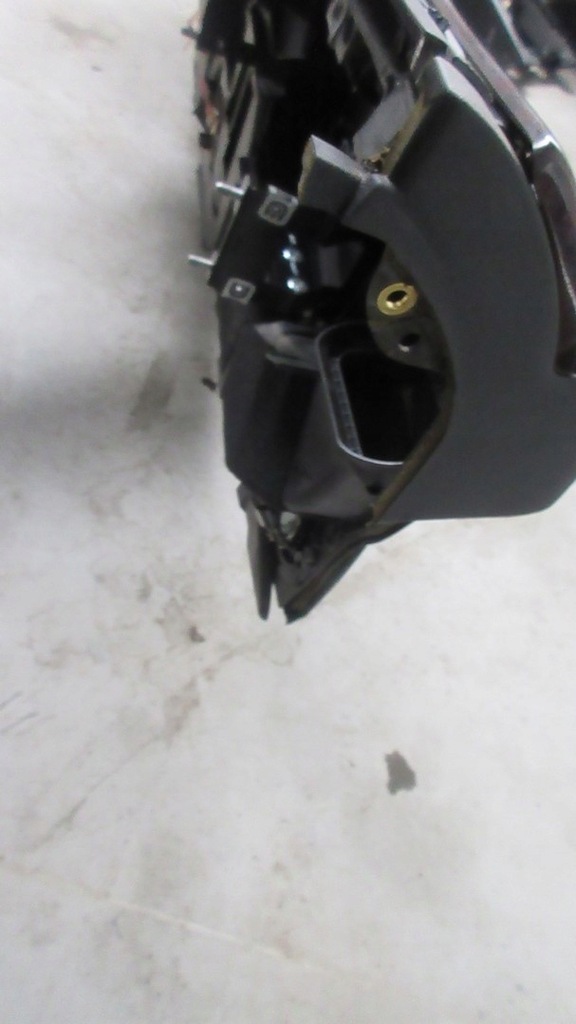 фото №8, Audi a8 d3 czarna консоль приборная панель приборная pulpit