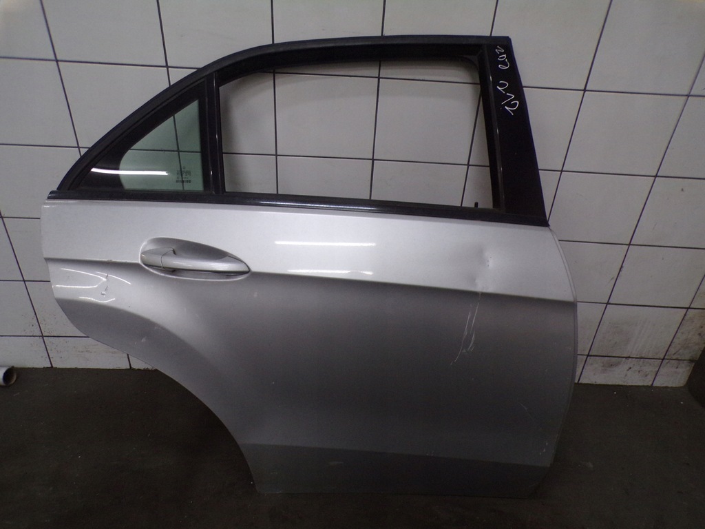 фото №1, Дверь правый задняя mercedes w212 lak 775