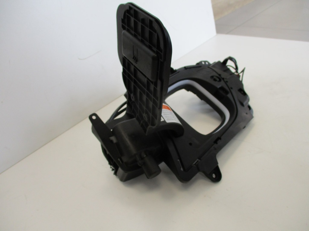 фото №6, Крышка разъём зарядки hyundai kona электрик