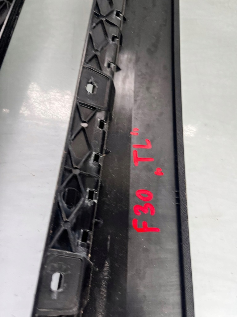 фото №5, Bmw 3 f30 f35 f31 --- молдинг скло задній 7263380