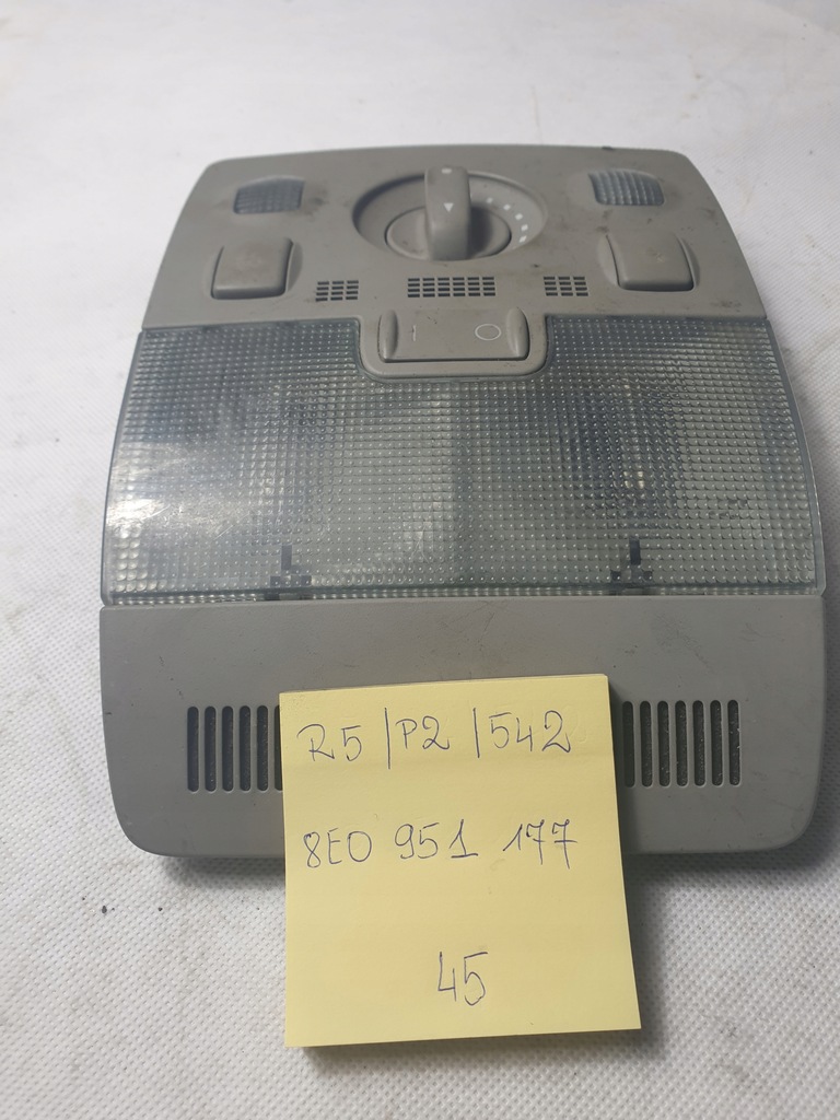 фото №1, Audi a4 b7 лампа стельовий кабіни 8e0951177