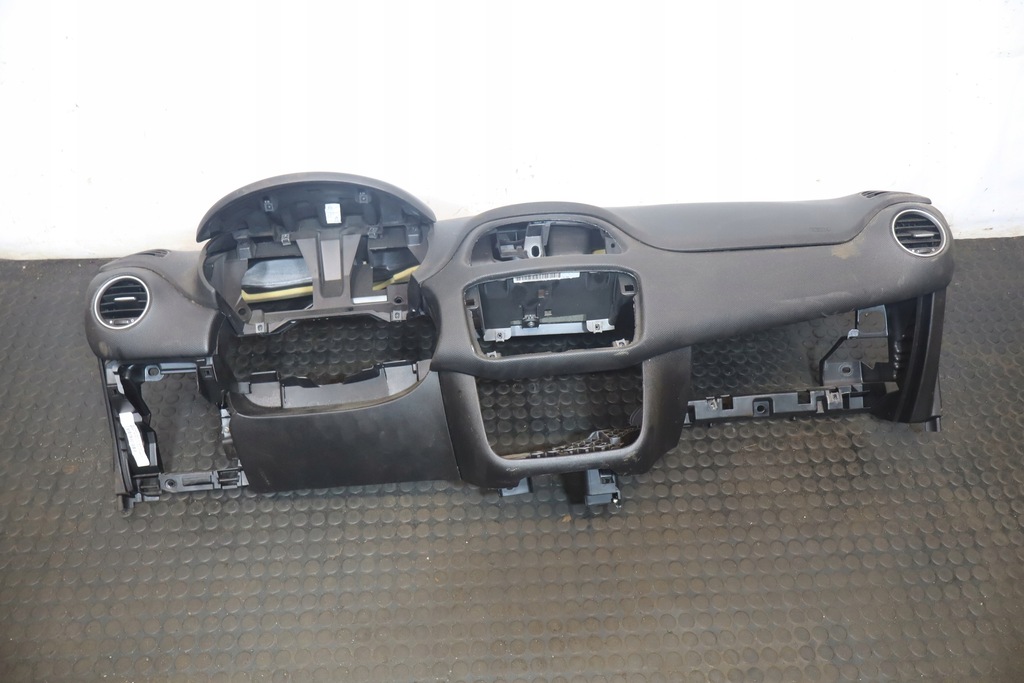 фото №11, Панель приладів приладова подушка безпеки подушки безпеки ремені punto evo