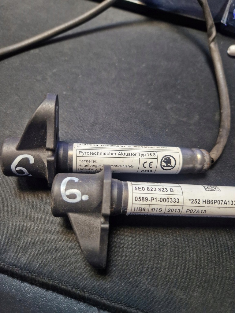 фото №10, Патрон капот skoda octavia iii 5e0823823b