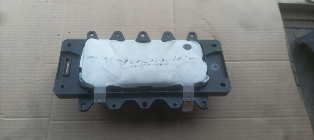 фото №1, Mercedes w177 a-klasa подушка воздушная пассажира подушка безопасности