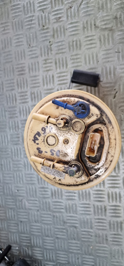 фото №1, Помпа насос топлива citroen ds3 1.6 e-hdi корзина