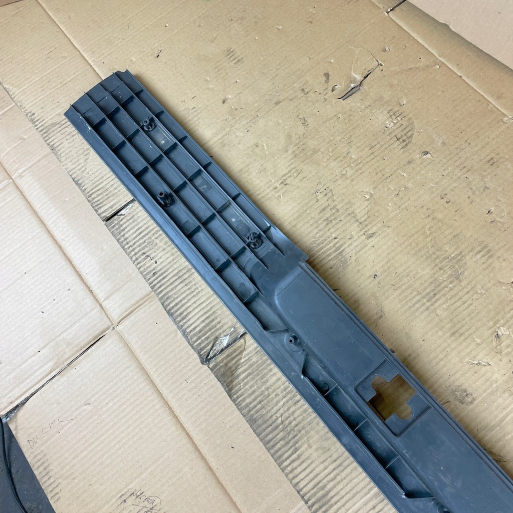 фото №10, Молдинг накладка порог подножка багажника обивка mercedes w639 viano