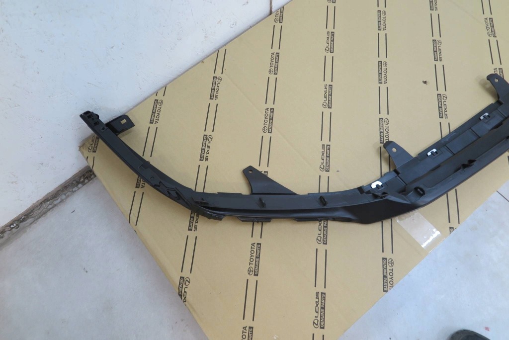 фото №4, Спойлер молдинг бампер перед lexus rx 4 iv f-sport lift 19r-