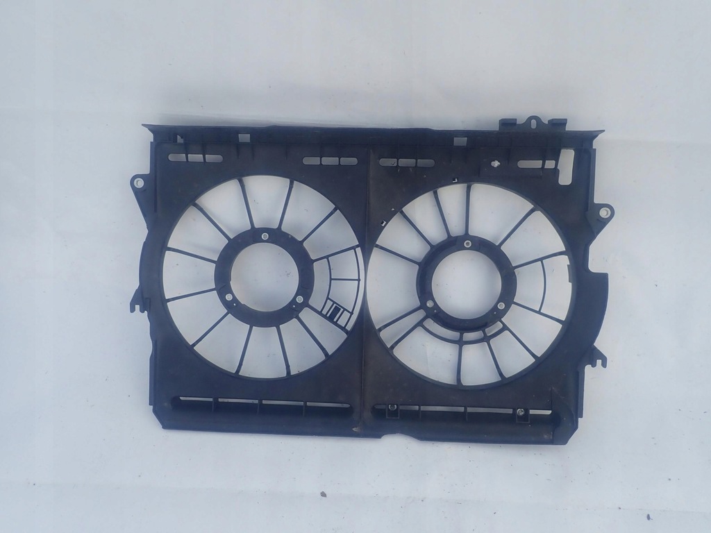 фото №1, Toyota avensis t25 2.2 d-cat корпус вентилятора