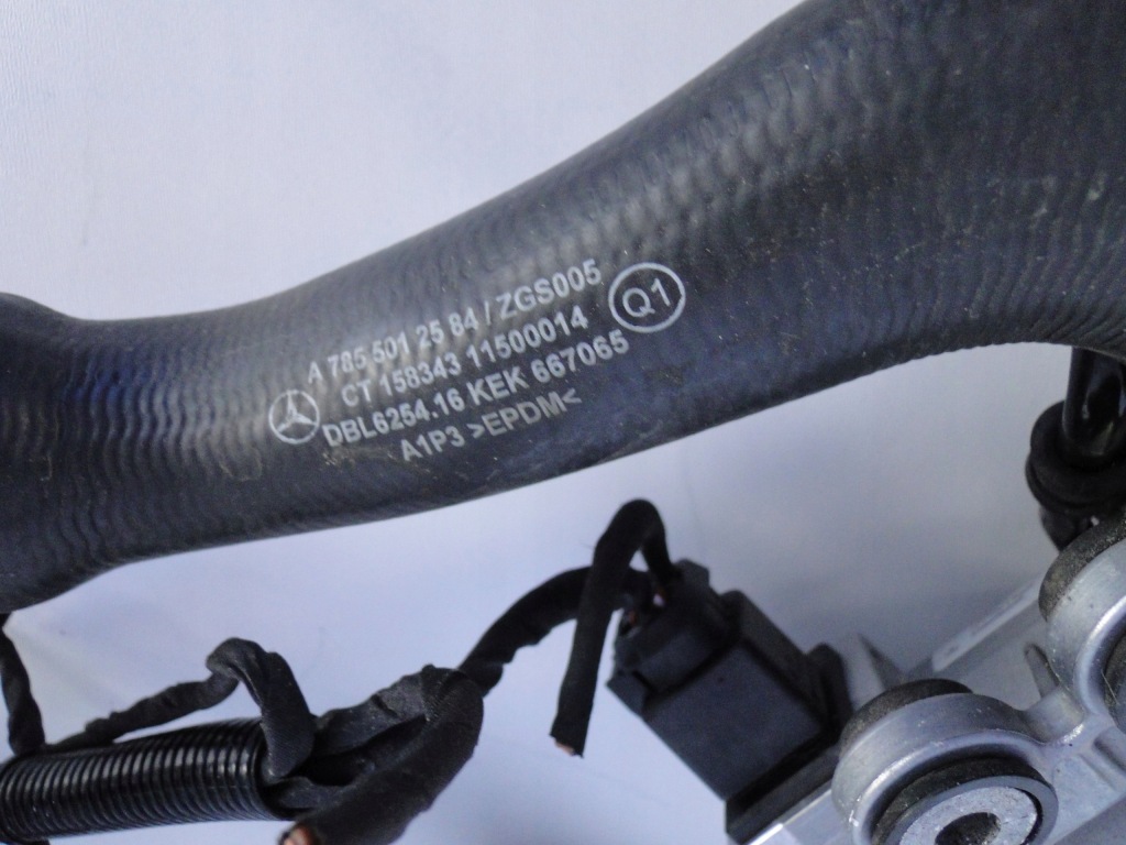 Mercedes glc x253 253 f-cell помпа шланг води охолодження ланок на wodór Київ