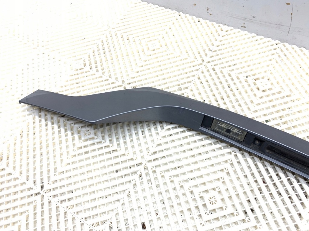 Молдинг кришки задній bmw e83 хетчбек 03-11 25891810 захист Ціна