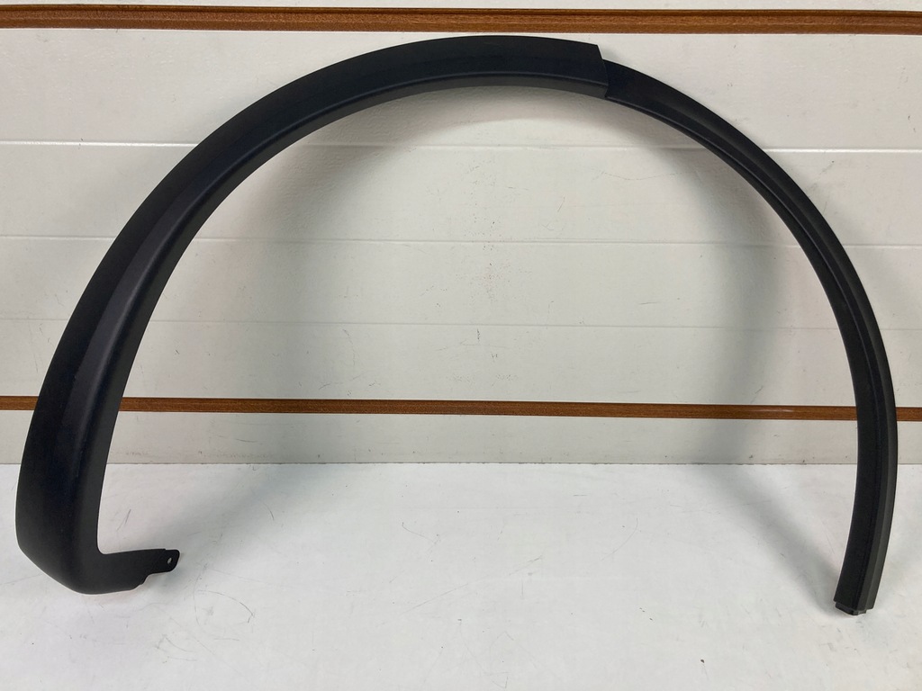 фото №1, Молдинг крила права задня tesla x