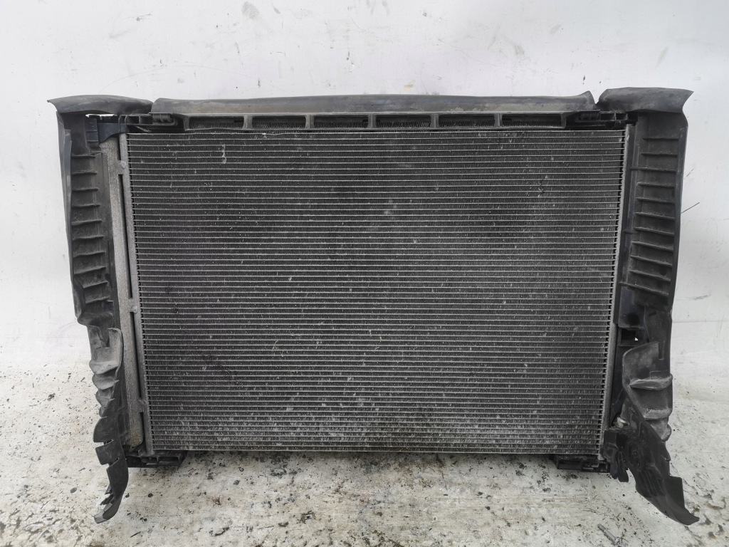 фото №1, Mercedes w213 2.0d комплект радиатор с вентилятор