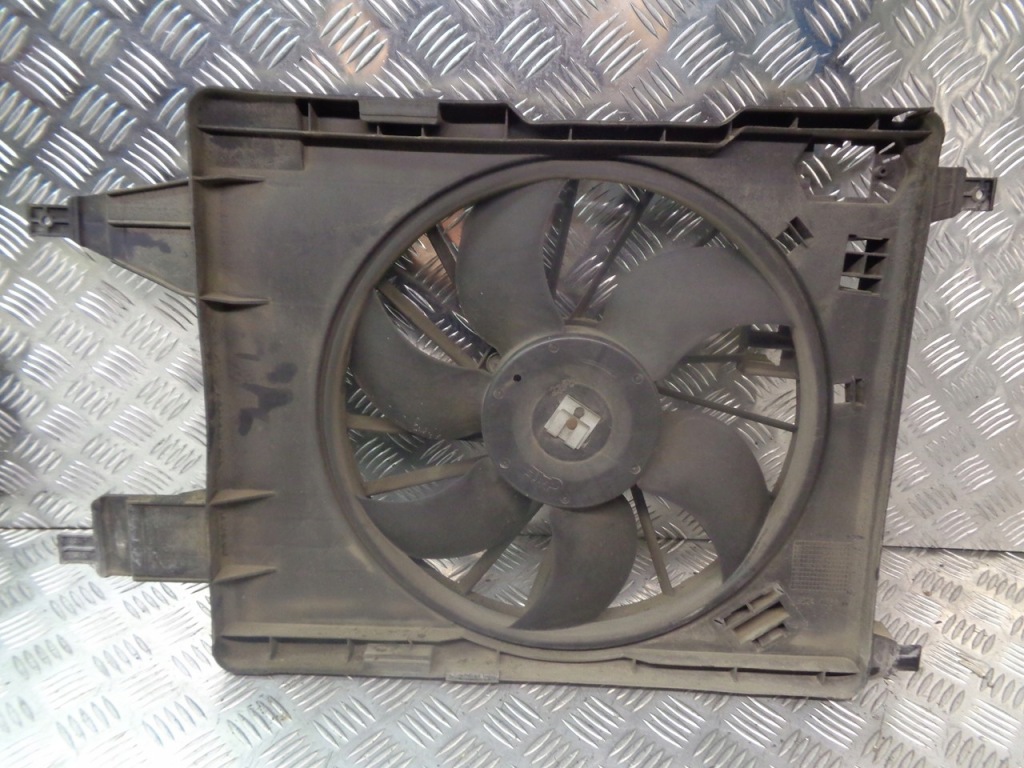 Купить Вентилятор радиатора renault megane 2 1.9 dci 8240357