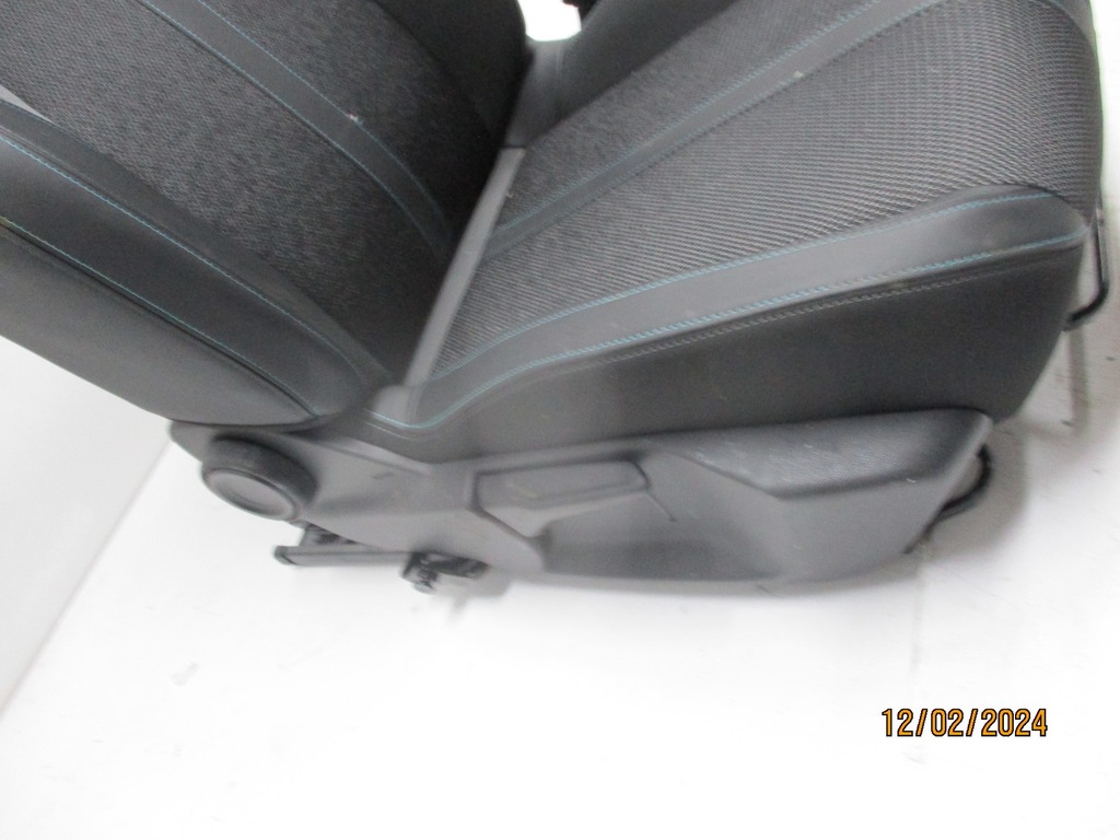 фото №7, Сиденья обивка pół кожа peugeot 308 t10 hb 21r