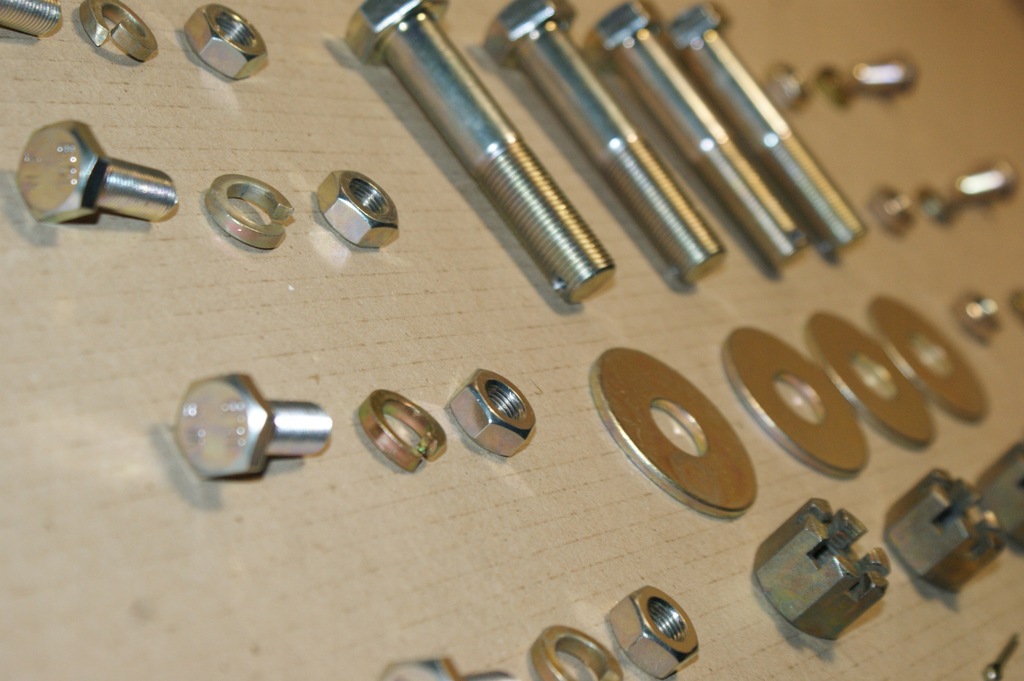 фото №6, Болты подвеска редуктор gaz 69 подушки безопасности коробки приборной панели