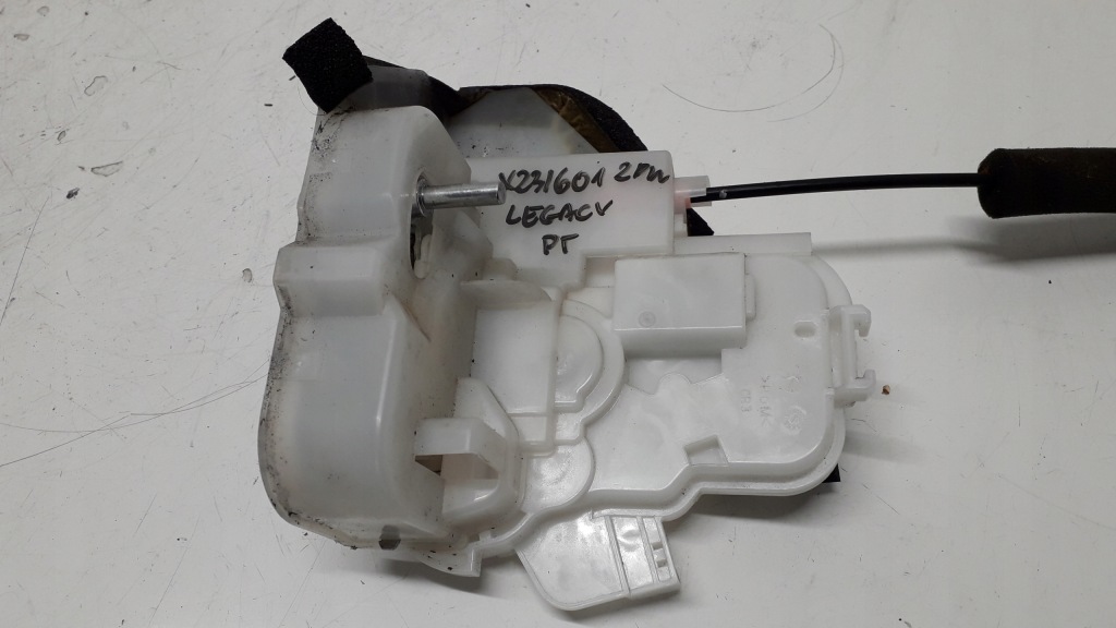 фото №1, Subaru legacy v 5 09-14 замок правий задня 2pin