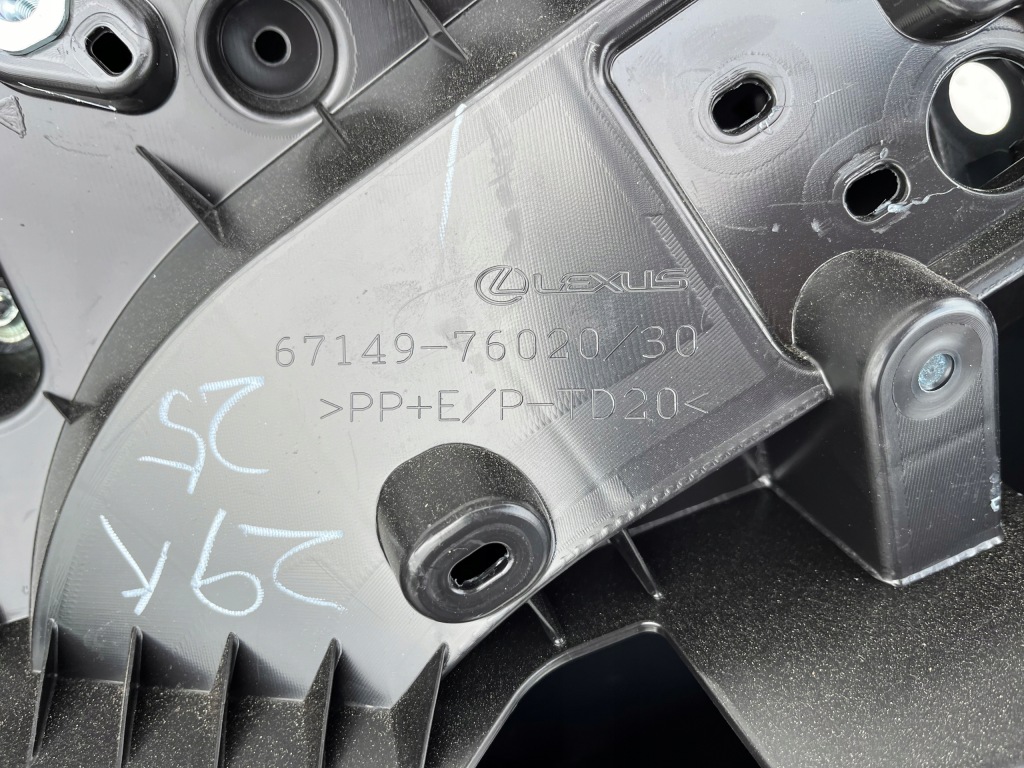 Lexus ux кришка багажника багажника задня задня оригінал Недорого