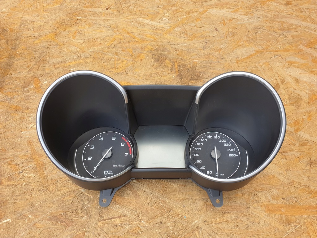 фото №1, Alfa romeo giulia счетчик приборная панель 50559254 2.0b