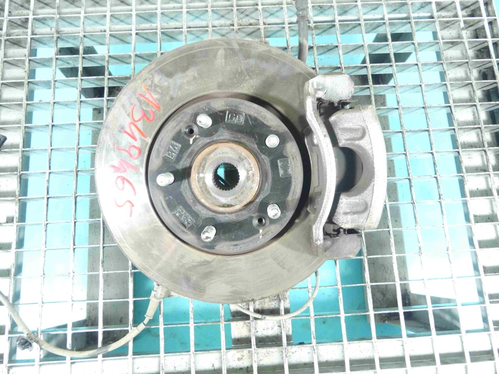 фото №1, Поворотный кулак правая перед 1.5 16v dpi hyundai i30 iii