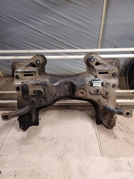 фото №1, Подрамник перед подрамник 505215410 alfa romeo giulietta