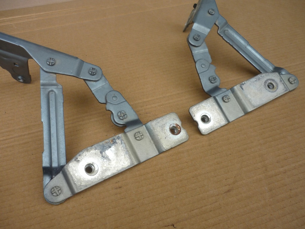 фото №7, Комплект петли капот seat altea toledo iii ls5v 5p0823301b 5p0823302b