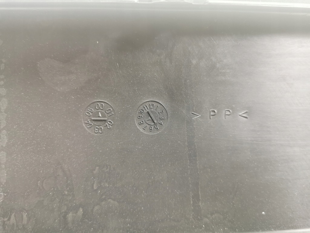 Бампер перед з накладка peugeot 206 1998-2009 новий isam 1506110 Зі Шроту