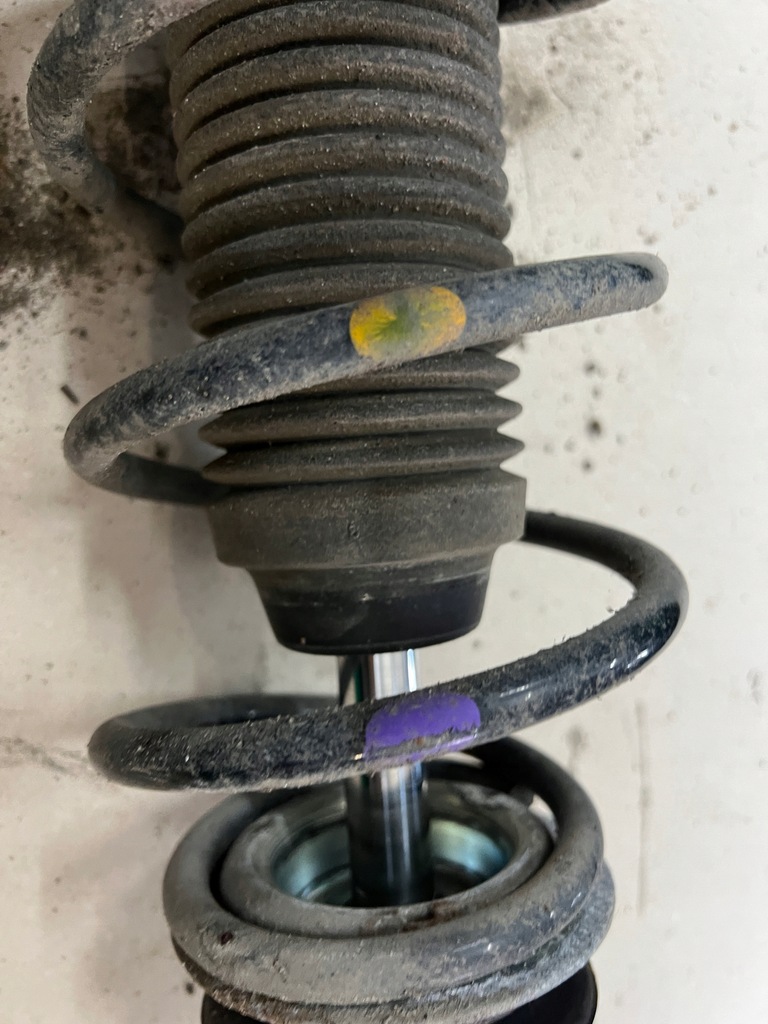 фото №7, Suzuki swift mk8 1.2b підвіска поворотний кулак амортизаторна стійка лівий перед