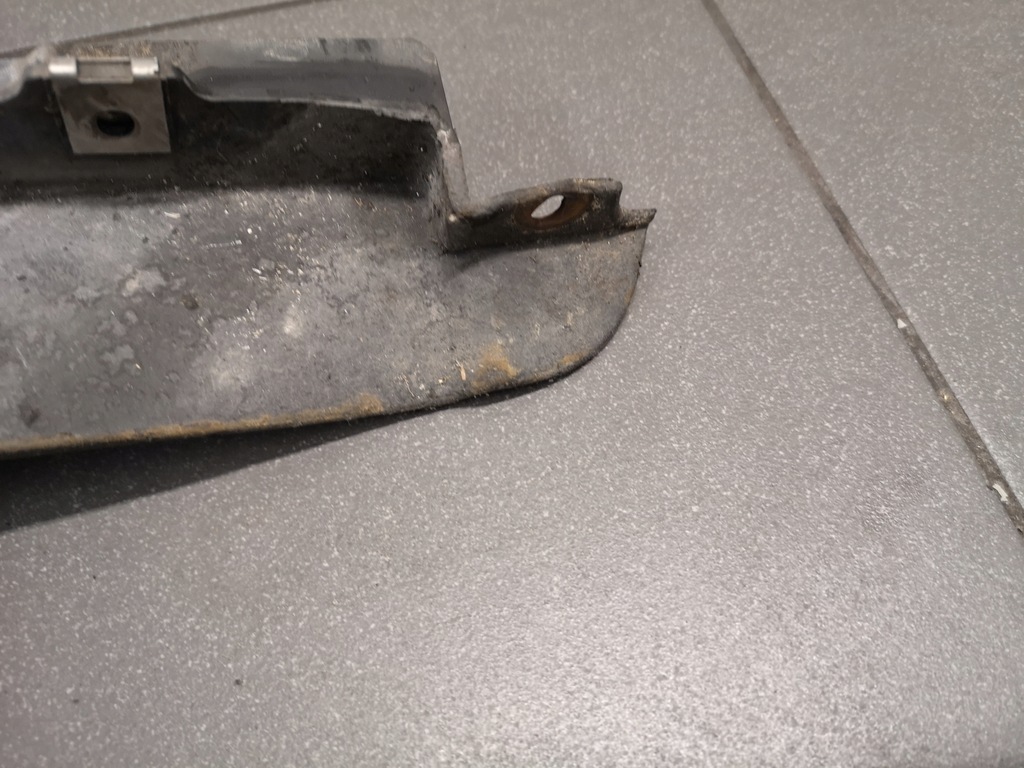 фото №5, Брызговик спойлер audi a4 b6 cabrio левый 8h0853833