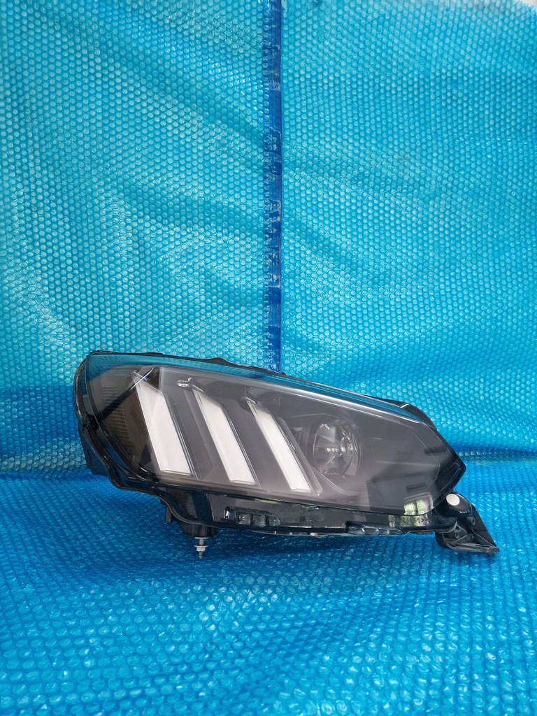 фото №1, Peugeot 2008 2 лампа передняя правая