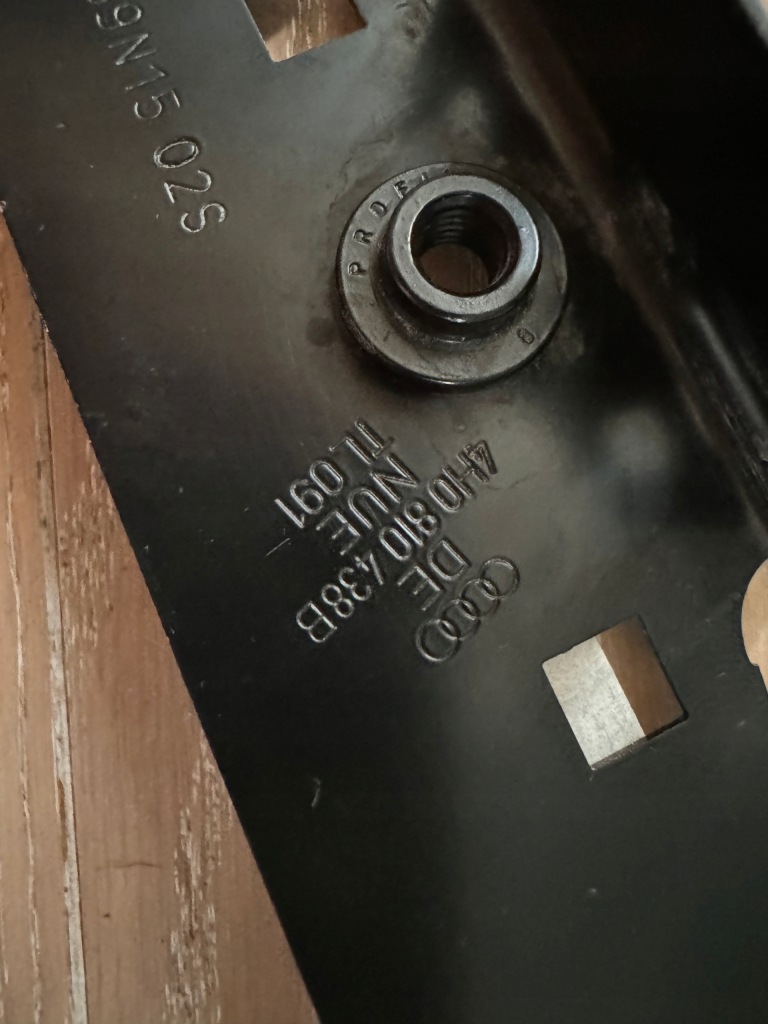 фото №5, Кронштейн крыла правый audi a8 d4 4h0810438b